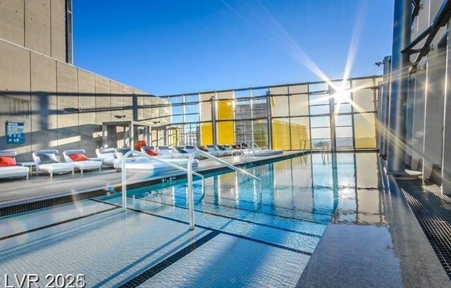 VEER TOWERS! BEAUTIFUL 1 BEDROOM UNIT!
