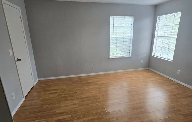 1 bed, 1 bath, $1,300