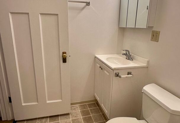 2 beds, 1 bath, 609 sqft, $1,995, Unit 106