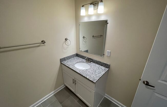 2 beds, 1 bath, 1,027 sqft, $1,625, Unit Apt 3212