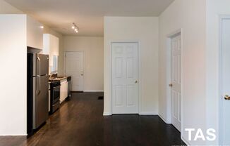 2 beds, 1 bath, $2,150, Unit 1F