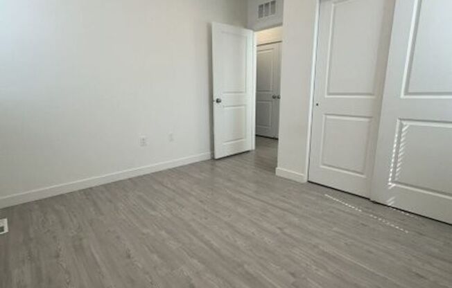 3 beds, 2 baths, 1,400 sqft, $1,895, Unit 572