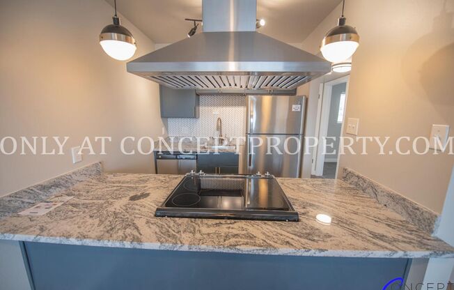 2 beds, 1 bath, 902 sqft, $1,695, Unit 14