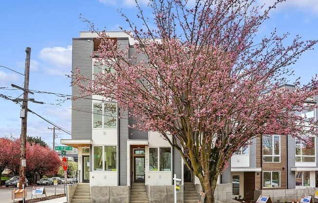 Chic Townhome at Green Lake