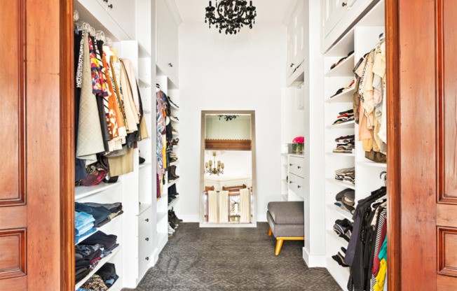 163 6 AVE
