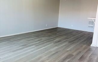 111 Tustin Plaza Apartments