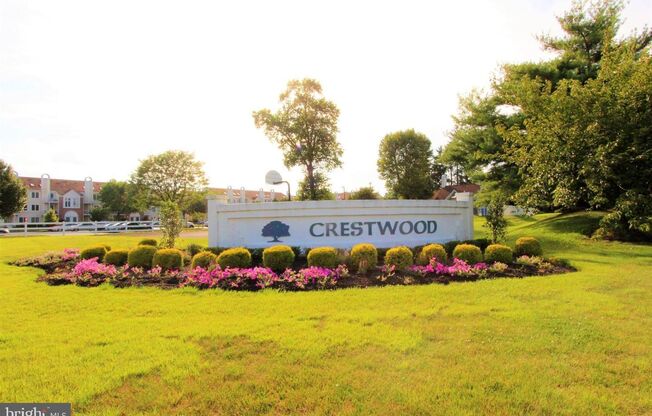 Crestwood 2 bed Condo Available Aug 1