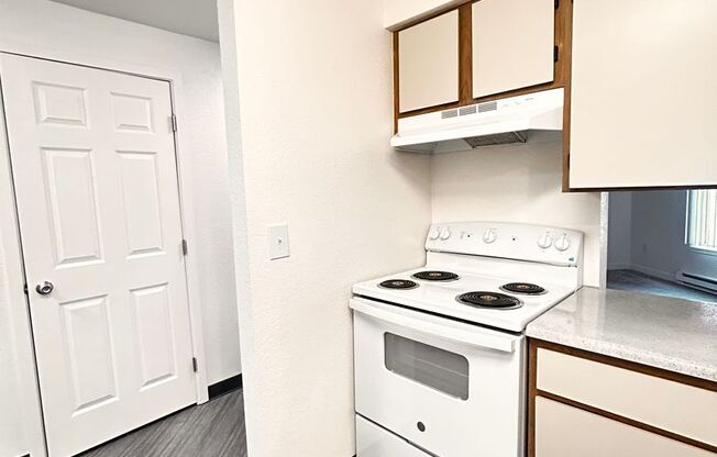 1 bed, 1 bath, 660 sqft, $1,075, Unit H - 037