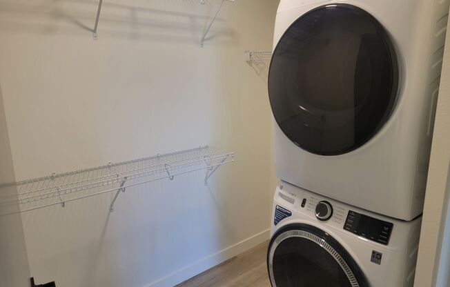 1 bed, 1 bath, 661 sqft, $1,690, Unit #412