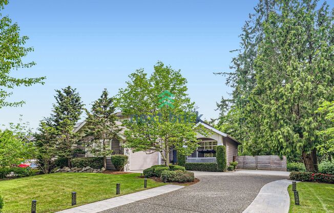 A beautiful 3 bedrooms and 2.5 bathrooms house