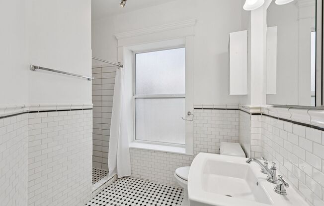 Studio, 1 bath, 375 sqft, $1,425, Unit 209