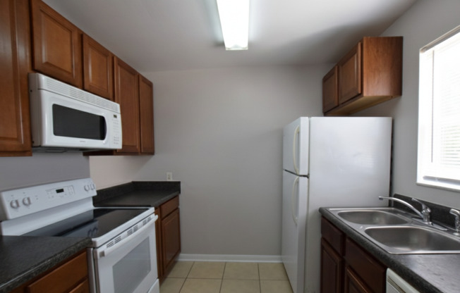 Charming 2-Bedroom in the Heart of Winter Springs – Available Now!