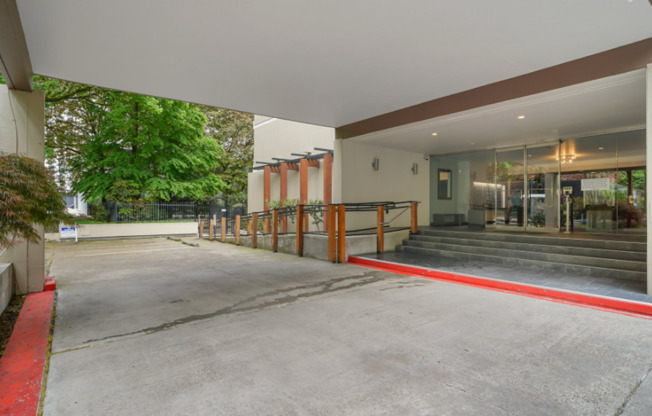 Stylish 1-Bedroom Condo in Prime South Downtown Location with Balcony & Amenities Included
