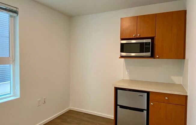 Studio, 1 bath, 175 sqft, $1,295, Unit 5211