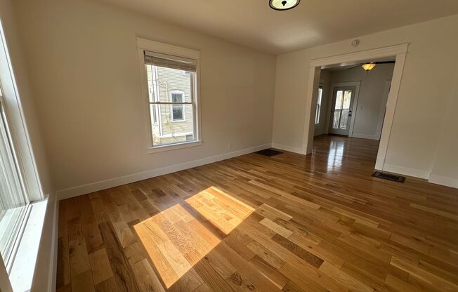 643 Pleasant SE- Water included. Central Air!