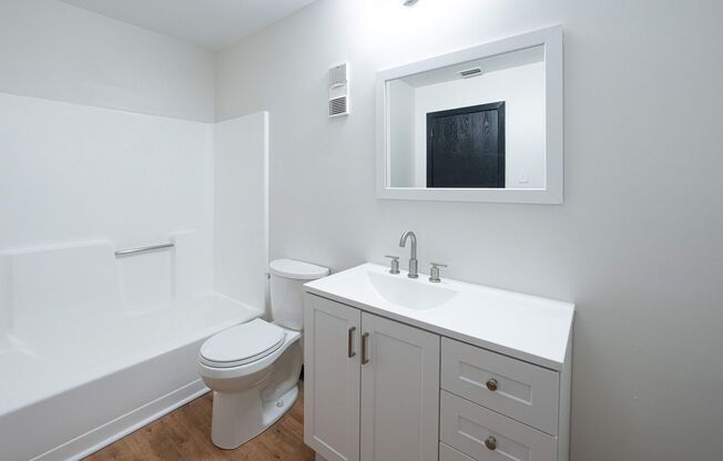 2 beds, 1 bath, 890 sqft, $1,475, Unit Apartment 108