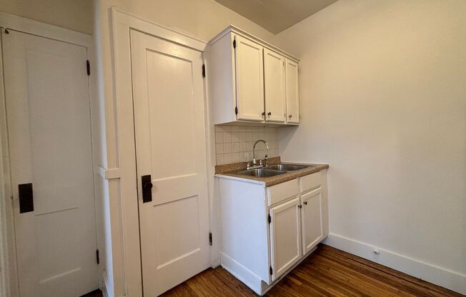 Studio, 1 bath, 455 sqft, $949, Unit 108