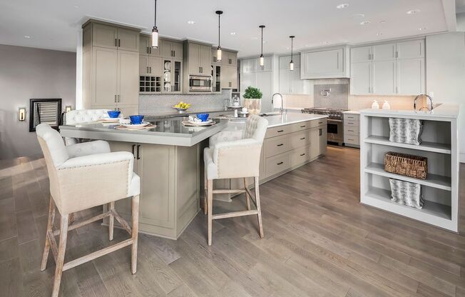 6Bd/6.5Ba Clyde Hill House