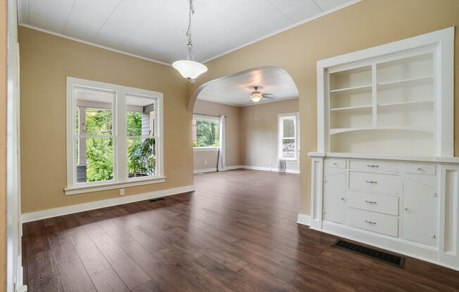 Charming 3 Bed, 2 Bath Rental Home in Oregon City!