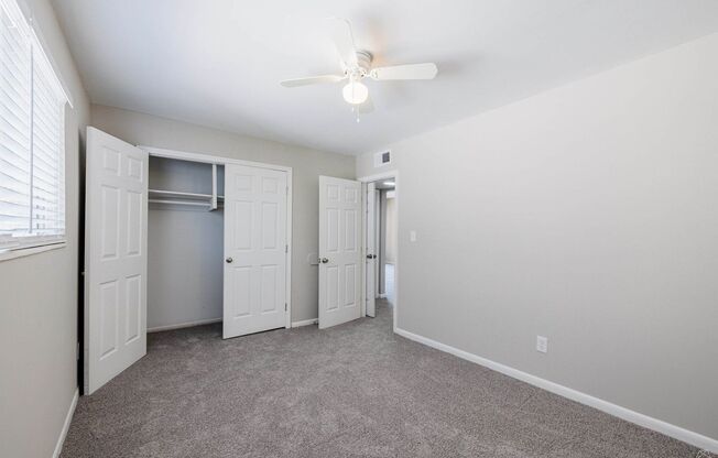 2 beds, 1 bath, $1,595, Unit 12