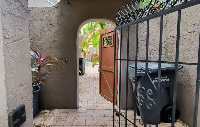 California Courtyard Style Oasis 2 Bed 2 Bath with Pool and Hot Tub in Winter Haven