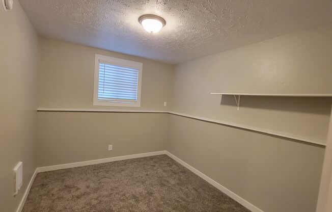 Studio, 1 bath, 550 sqft, $1,000