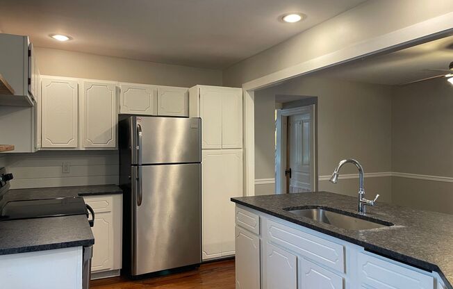 Charming & Spacious 3-Bedroom Home in the Heart of Strasburg!