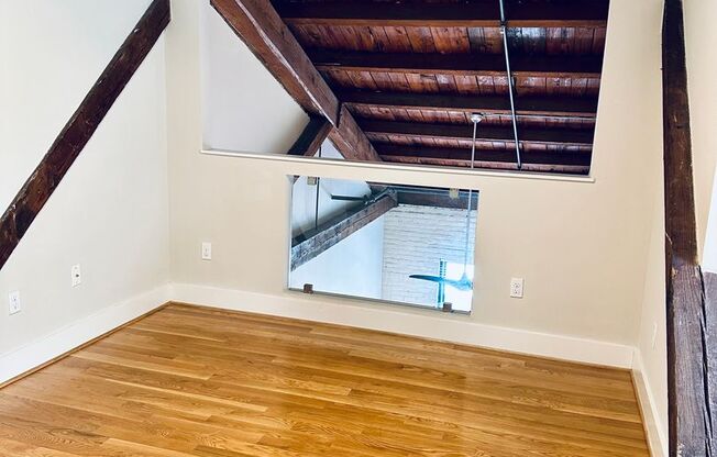 2 beds, 2.5 baths, 1,329 sqft, $1,400, Unit 218