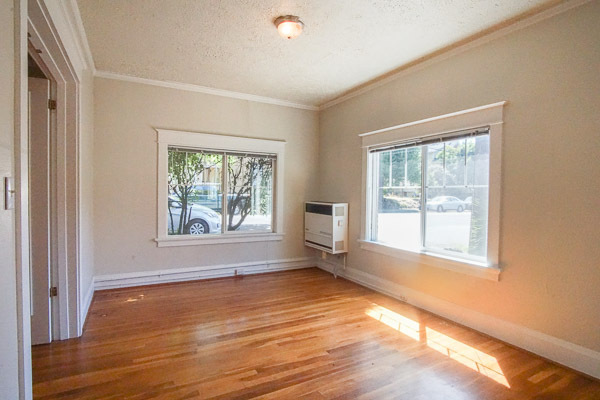 Charming 1st Floor 1-Bed w/Hardwoods + Walk-in Closet