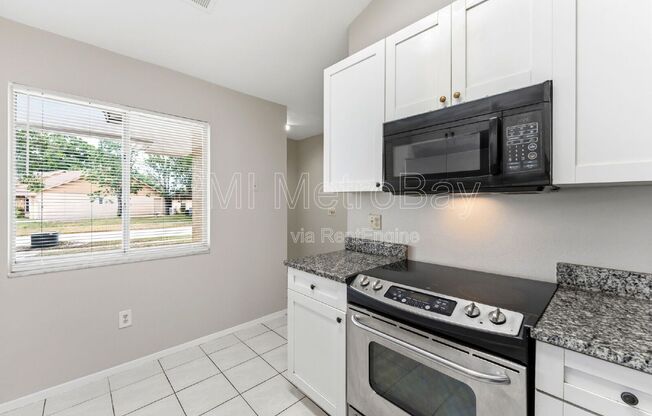 3306 LAUREL DL DR