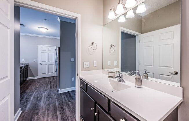 1 bed, 1 bath, 715 sqft, $999, Unit Building F-Unit 307