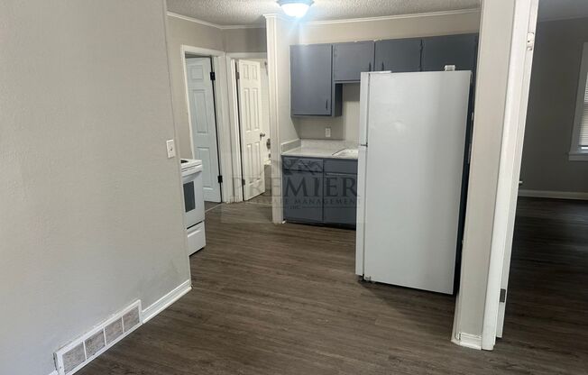 2 beds, 1 bath, $975