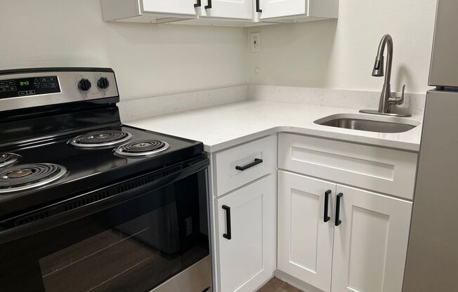 Studio, 1 bath, 214 sqft, $695, Unit Unit 015