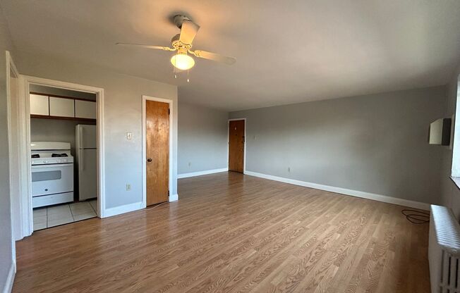 2 beds, 1 bath, 800 sqft, $1,790, Unit 6236 Fifth Ave. #201A
