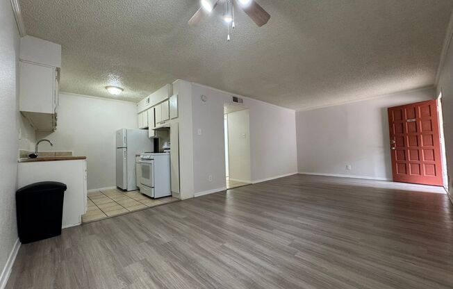 2 beds, 1 bath, 900 sqft, $1,299, Unit LAW7-103