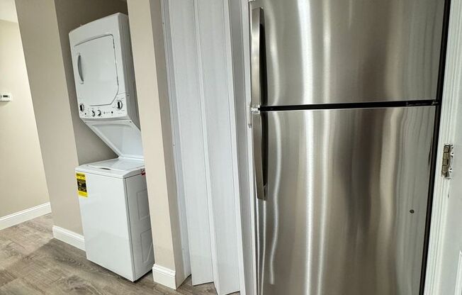 2 beds, 1 bath, 680 sqft, $2,550, Unit 21-34
