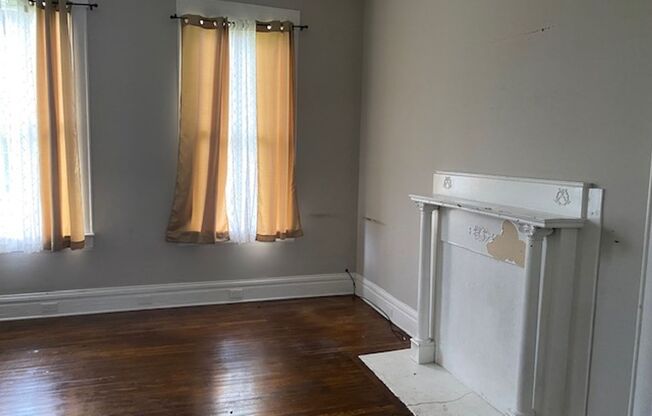 3 beds, 2 baths, $1,200