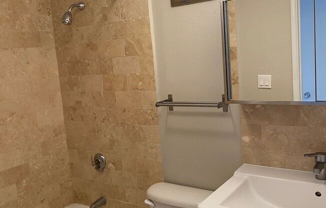 1 bed, 1 bath, 587 sqft, $1,450, Unit 706