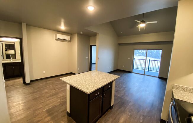 1 bed, 1 bath, 821 sqft, $1,300, Unit 103