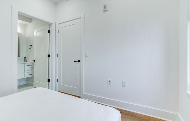 1 bed, 1 bath, 110 sqft, $1,490