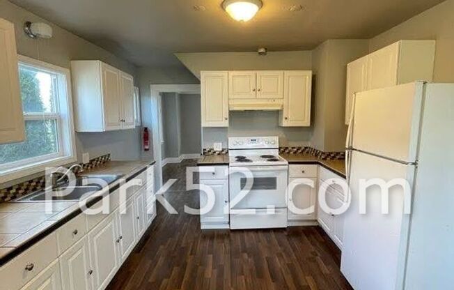 3 beds, 1 bath, $2,100