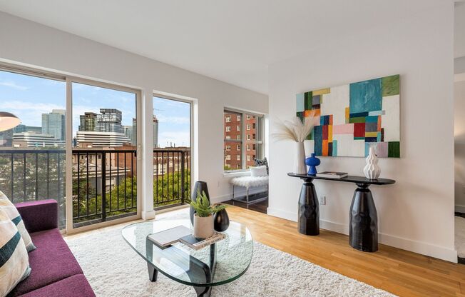 2-BED SEATTLE CONDO W VIEWS AVAILABLE NOW!