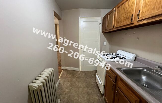 Studio, 1 bath, 300 sqft, $750, Unit #1