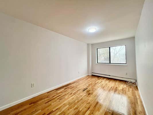 123 8 25 AVE