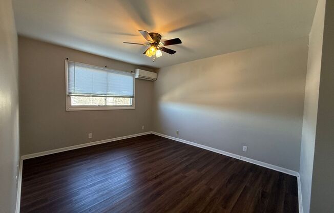 2 beds, 1 bath, 1,000 sqft, $1,195, Unit B24