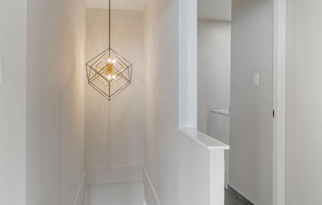 2 beds, 1.5 baths, 976 sqft, $3,045, Unit 18K