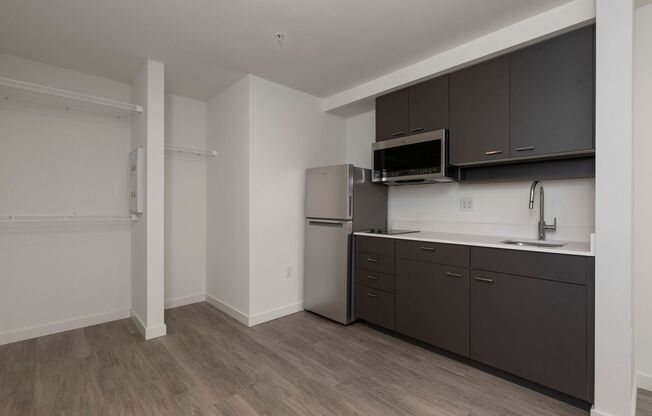 Studio, 1 bath, 250 sqft, $1,145, Unit 108
