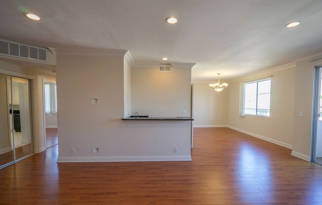 2 beds, 2.5 baths, 1,600 sqft, $5,600, Unit 303