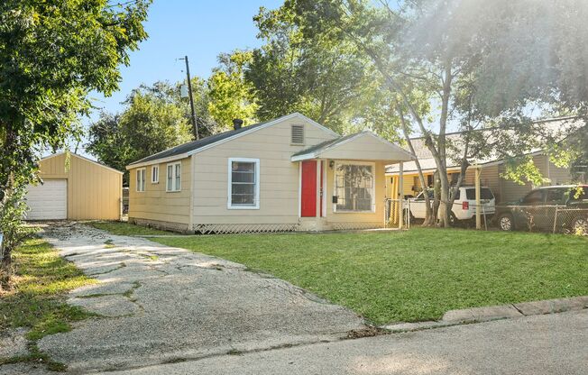 3 beds, 1 bath, $1,295