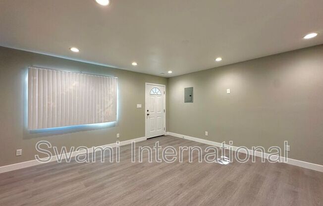 7102 1/2 S FIGUEROA ST